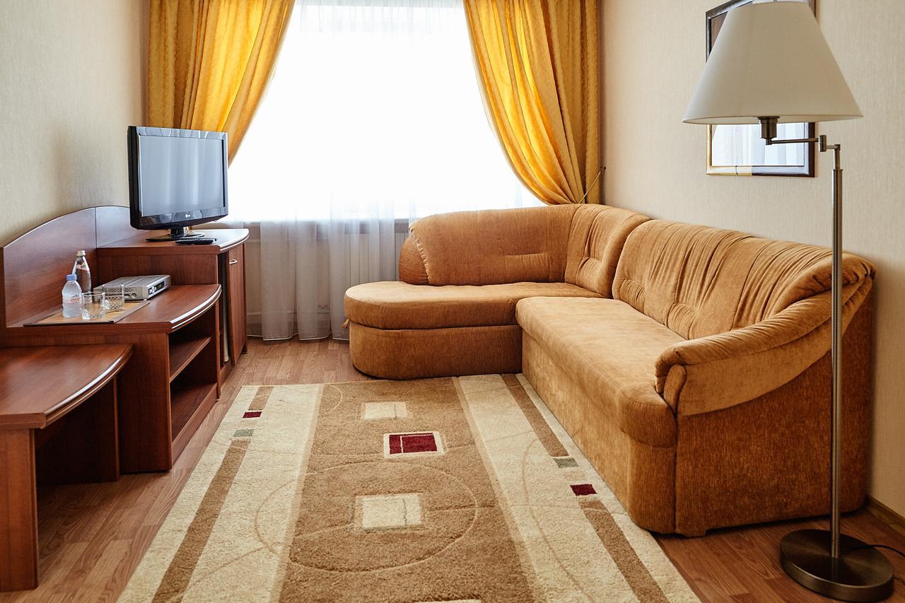 Hotel Nadezhda Днепър Екстериор снимка